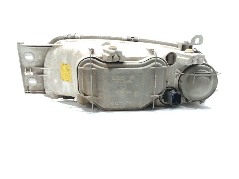 Recambio de faro derecho para ford fiesta berlina studio referencia OEM IAM 1305219059  