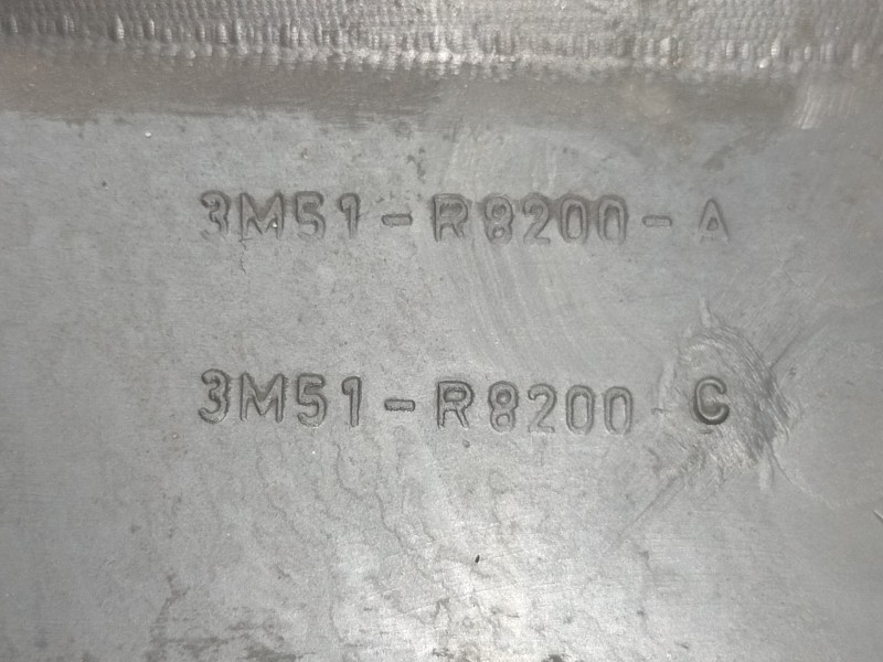 Recambio de rejilla delantera para ford fiesta (cbk) ambiente referencia OEM IAM 3M51R8200A 3M51R8200C 3M51R8138