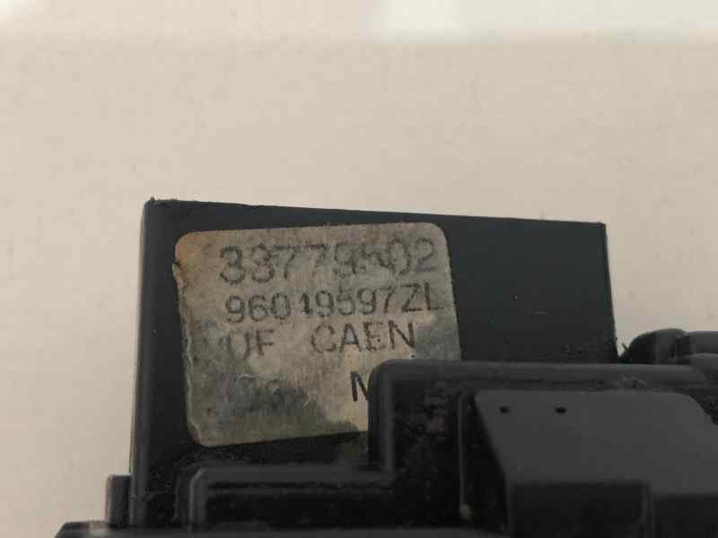 Recambio de mando limpia para citroën zx 1.9 d tentation referencia OEM IAM 33779502  