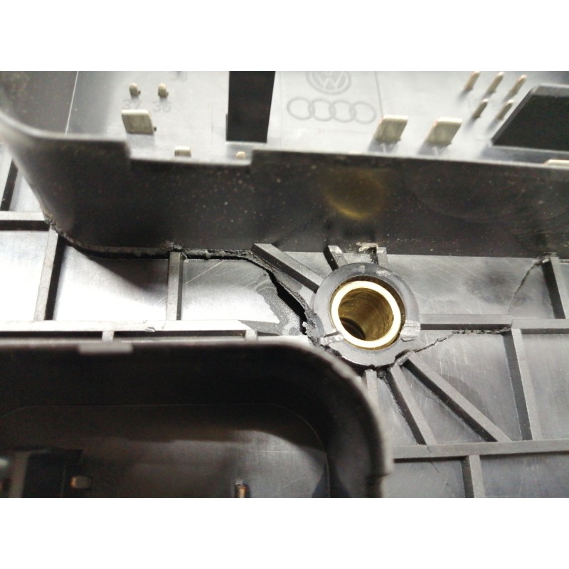 Recambio de caja reles / fusibles para audi a3 (8p) 2.0 tdi ambiente referencia OEM IAM 1K0937124  