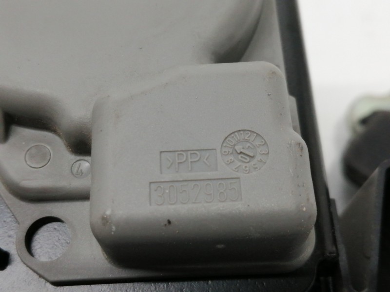 Recambio de cinturon seguridad trasero derecho para bmw serie 3 berlina (e90) 320d referencia OEM IAM 3052985  