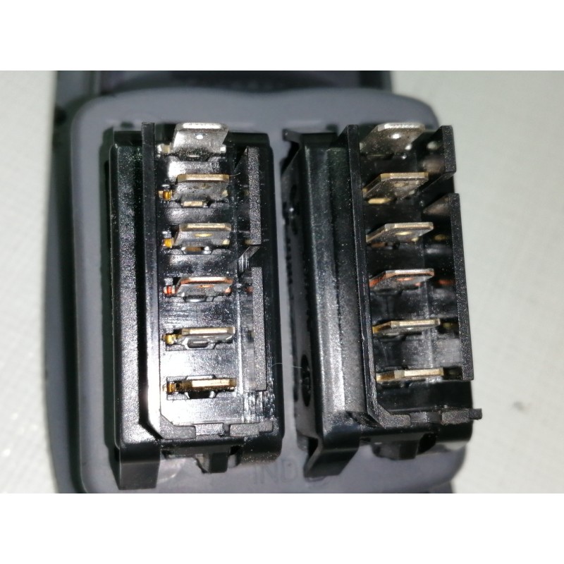 Recambio de mando elevalunas delantero izquierdo para renault megane i fase 2 berlina (ba0) 1.9 dti authentique (ba0.) referenci