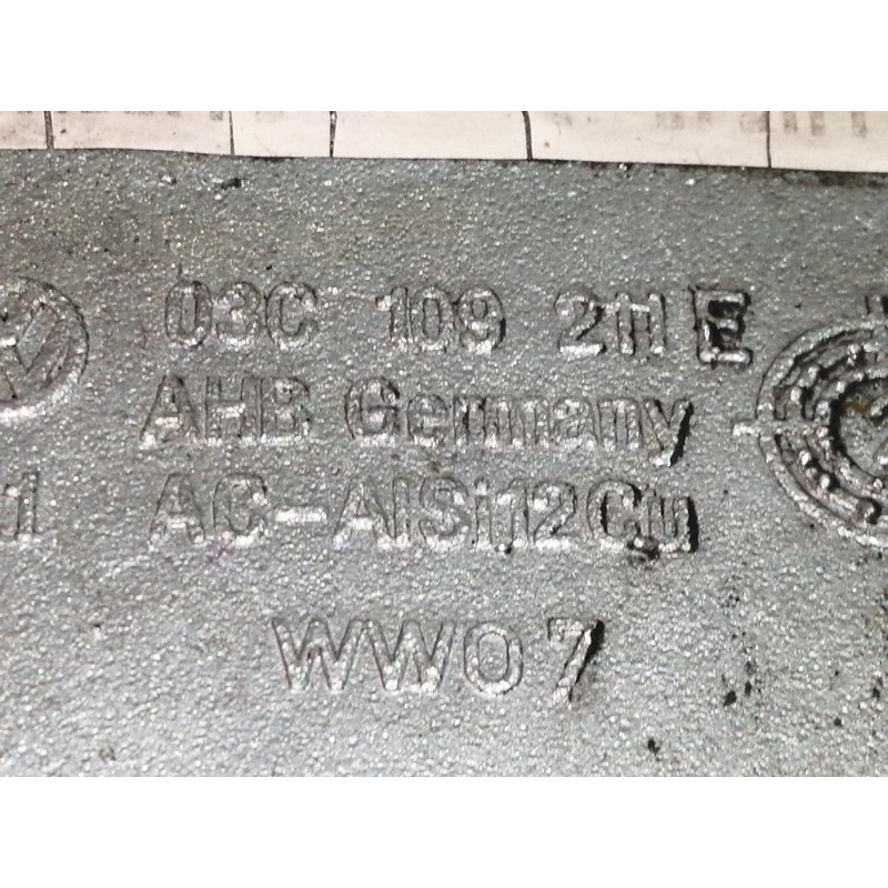 Recambio de tapa distribucion para audi a3 (8p) 1.6 fsi ambiente referencia OEM IAM 03C109211E  