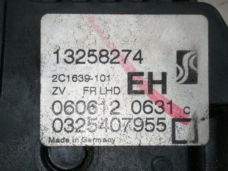 Recambio de cerradura puerta delantera derecha para opel meriva b cosmo referencia OEM IAM 13258274 0325407955 / 2C1639101 06061