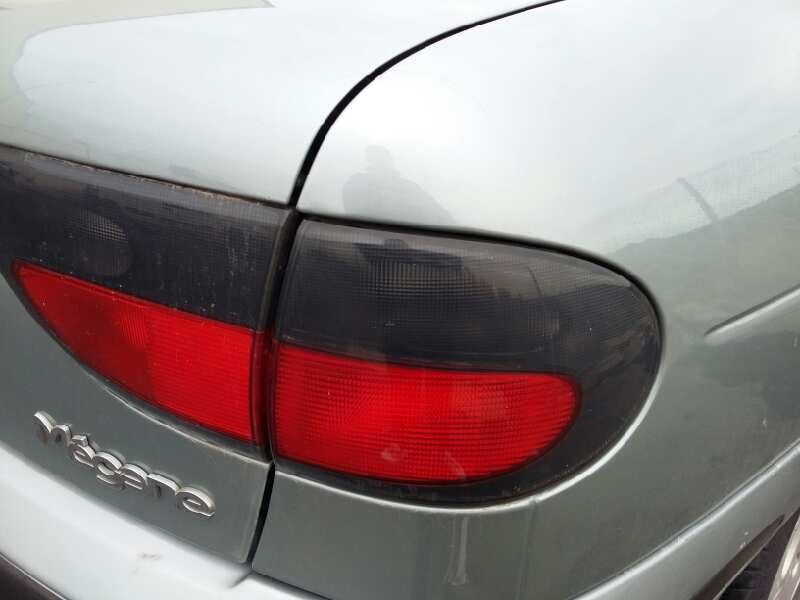 Recambio de piloto trasero derecho interior para renault megane i classic (la0) 1.6e alize referencia OEM IAM 7700838533  