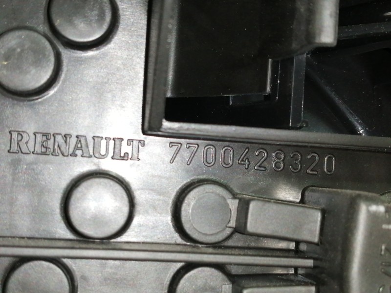 Recambio de piloto trasero izquierdo para renault megane i fase 2 berlina (ba0) 1.9 dti authentique (ba0.) referencia OEM IAM 77