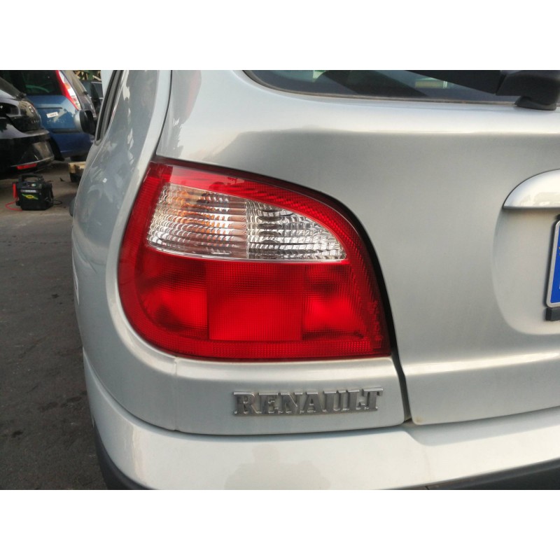 Recambio de piloto trasero izquierdo para renault megane i fase 2 berlina (ba0) 1.9 dti authentique (ba0.) referencia OEM IAM 77