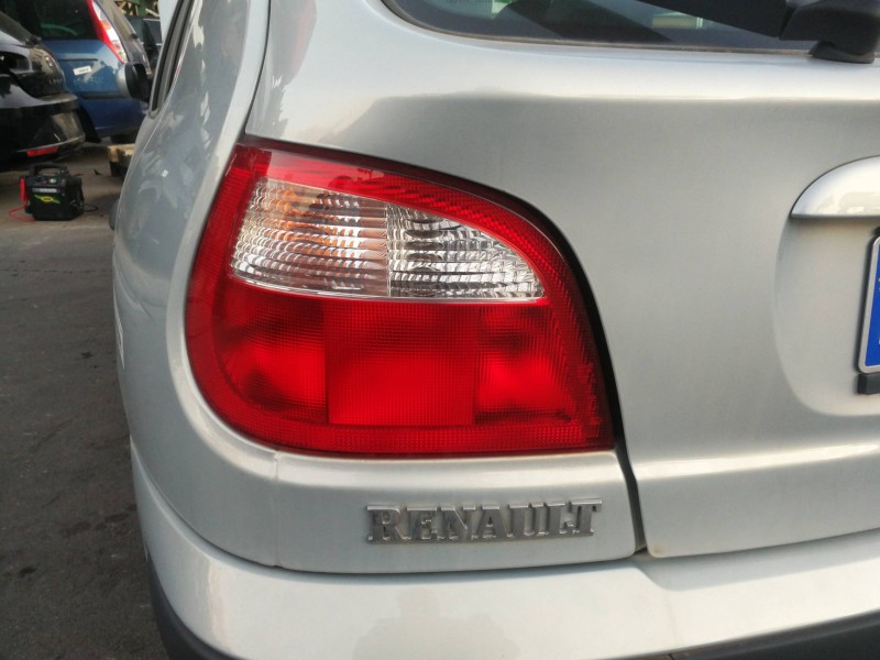 Recambio de piloto trasero izquierdo para renault megane i fase 2 berlina (ba0) 1.9 dti authentique (ba0.) referencia OEM IAM 77