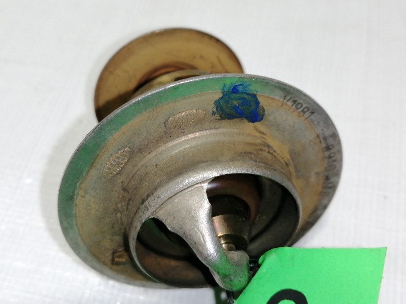 Recambio de termostato para ford focus berlina (cap) ambiente (d) referencia OEM IAM V1981  