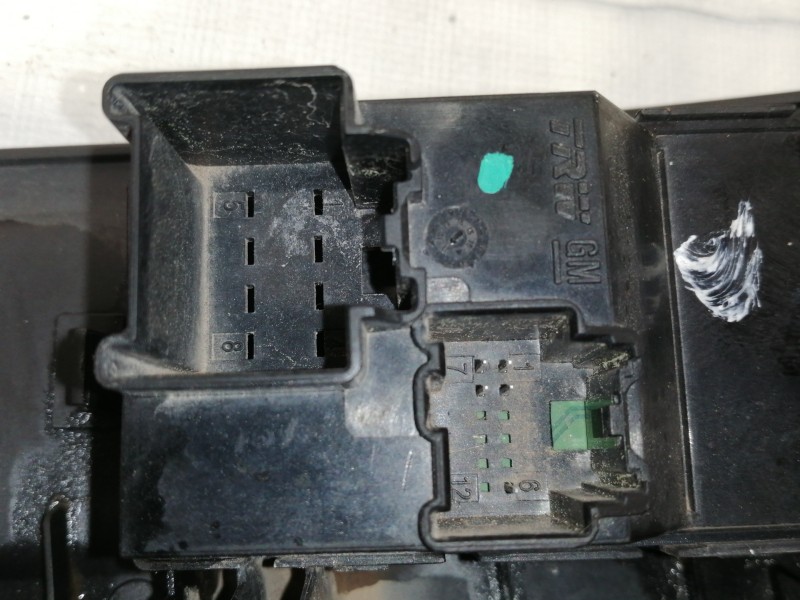 Recambio de mando elevalunas delantero derecho para opel meriva b cosmo referencia OEM IAM 13301888  