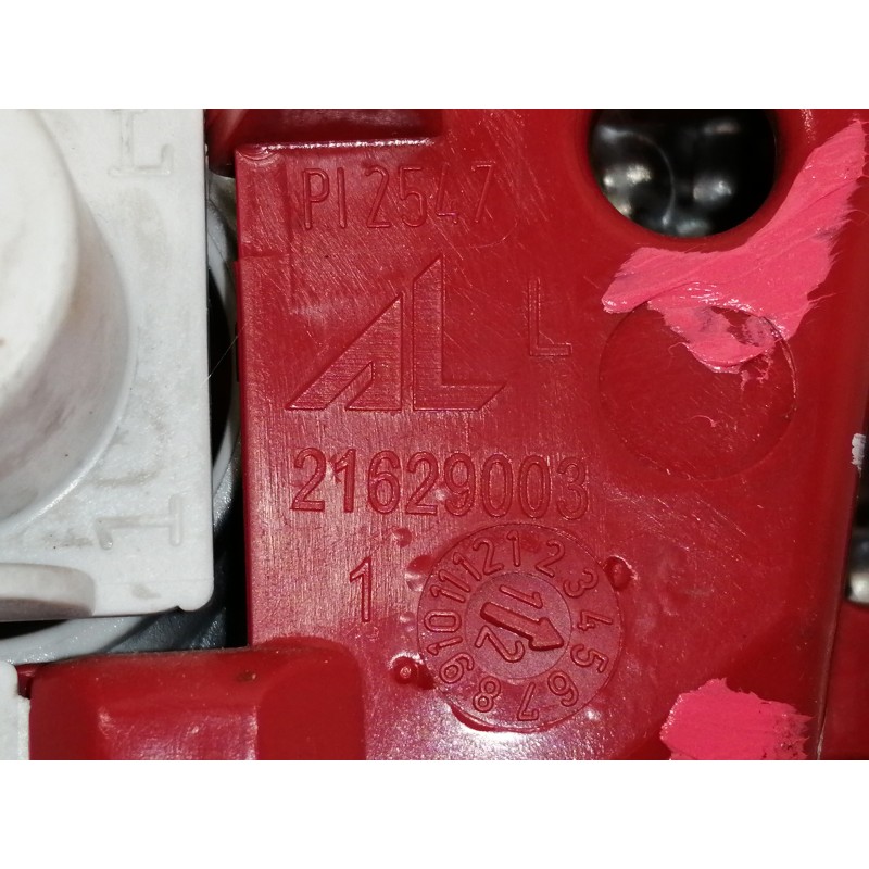 Recambio de piloto trasero izquierdo interior para opel meriva b cosmo referencia OEM IAM 21620101  