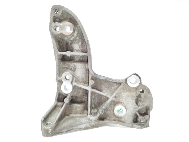 Recambio de soporte alternador para citroën c3 1.4 hdi sx plus referencia OEM IAM 9641715480  