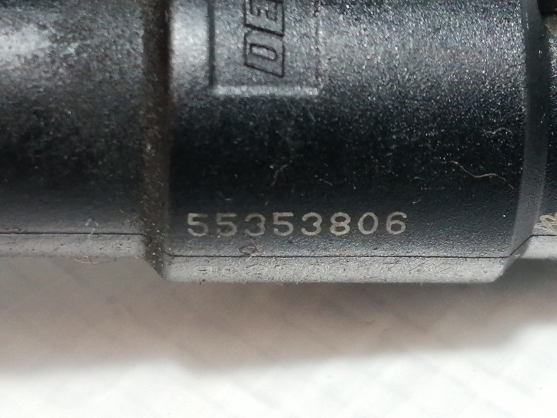 Recambio de rampa inyectora para opel insignia berlina cosmo referencia OEM IAM 55353806 9036C01742 CON INYECTORES