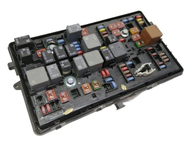 Recambio de caja reles / fusibles para opel insignia berlina cosmo referencia OEM IAM 13222782 544949969 1327587403