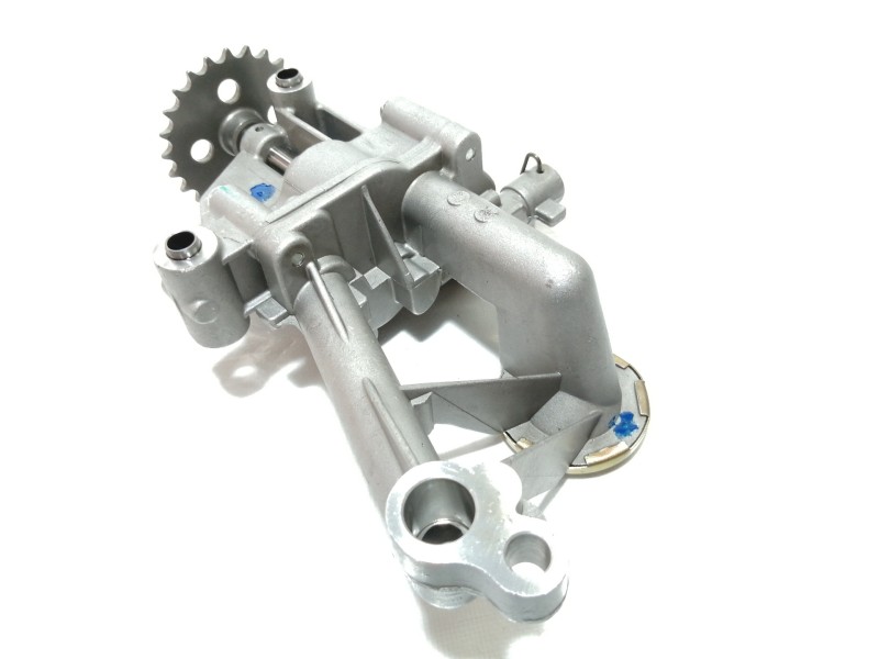 Recambio de bomba aceite para opel movano furgón corto 3.5t referencia OEM IAM 157NS07  