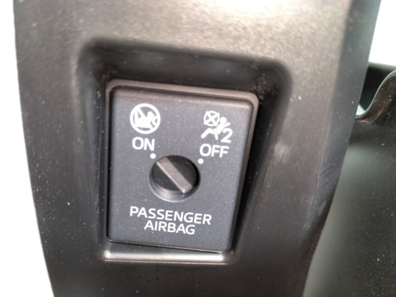 Recambio de guantera para mazda 3 lim. () luxury referencia OEM IAM BHN164261  K3006