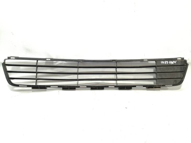 Recambio de rejilla paragolpes central para toyota yaris active referencia OEM IAM 531120D160  REJILLA INFERIOR