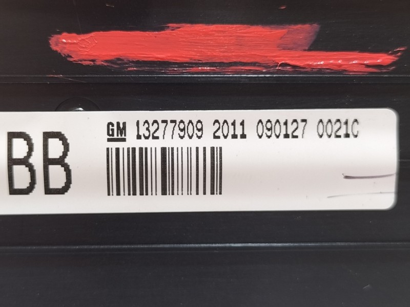 Recambio de sistema audio / radio cd para opel insignia berlina cosmo referencia OEM IAM 13277909  