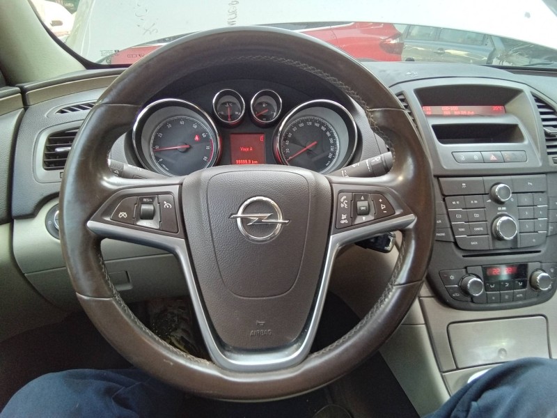 Recambio de volante para opel insignia berlina cosmo referencia OEM IAM 13306886  