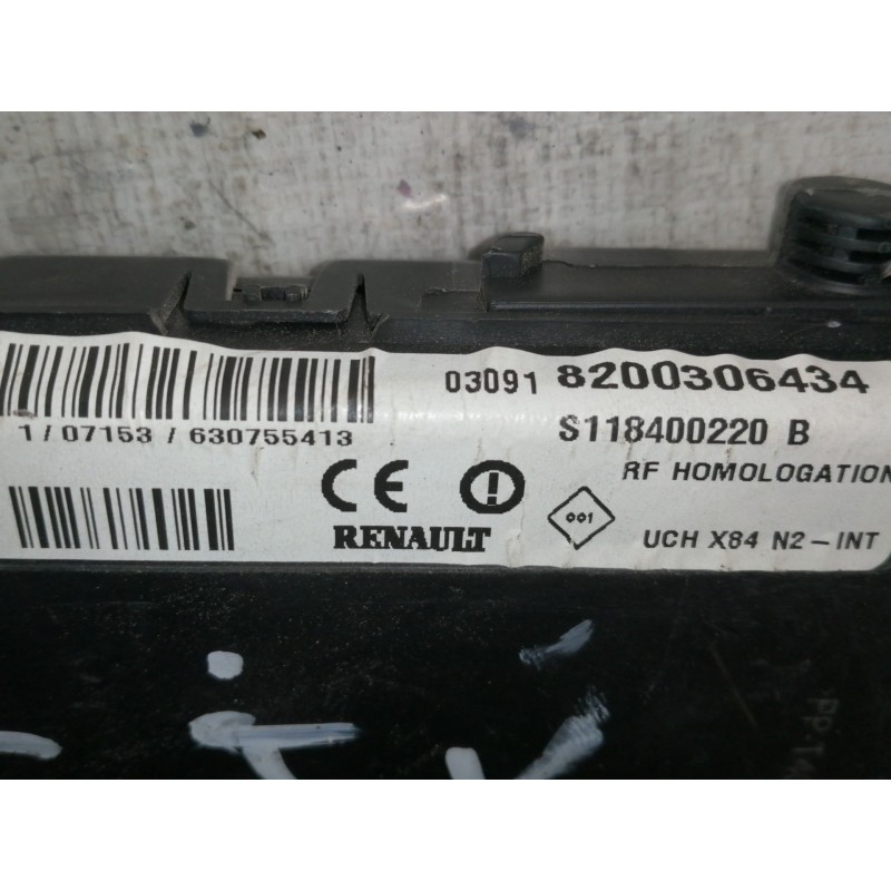 Recambio de caja reles / fusibles para renault scenic ii 1.9 dci diesel referencia OEM IAM 8200306434 S118400220B 
