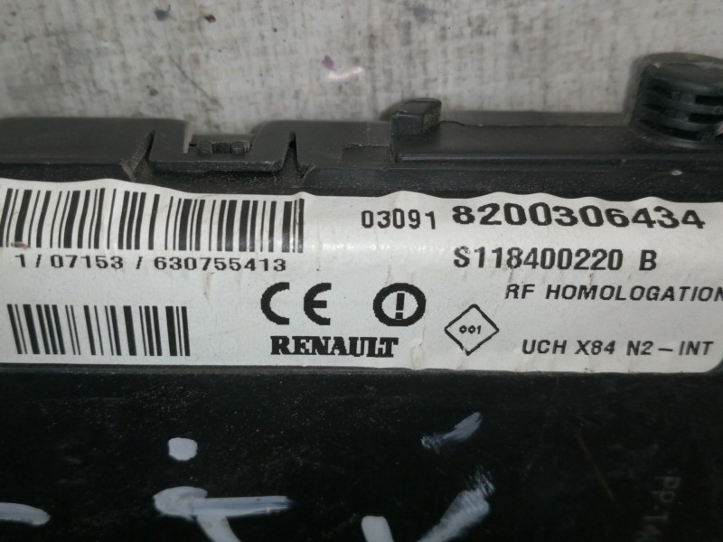 Recambio de caja reles / fusibles para renault scenic ii 1.9 dci diesel referencia OEM IAM 8200306434 S118400220B 