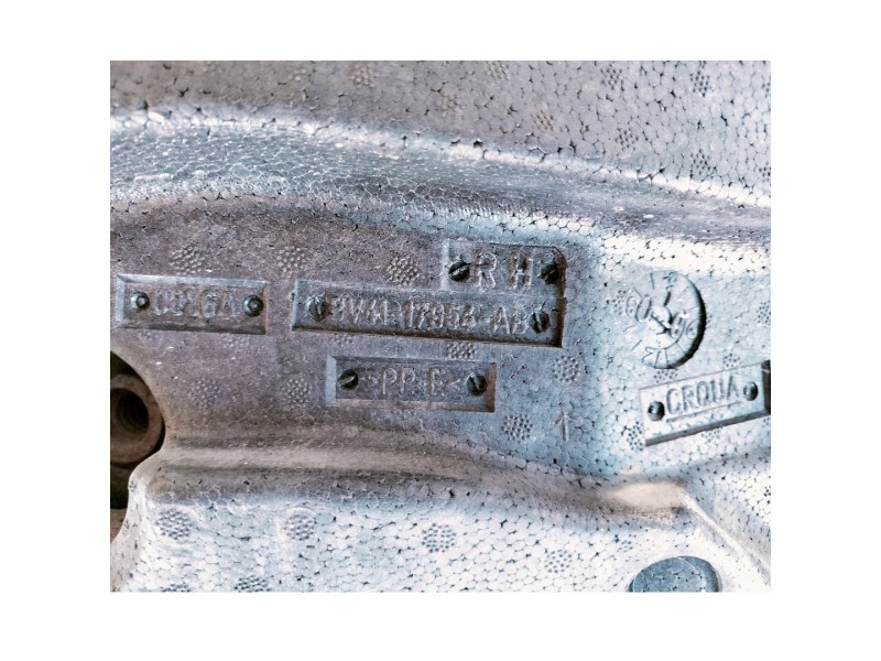 Recambio de refuerzo paragolpes trasero para ford kuga (cbv) titanium referencia OEM IAM   