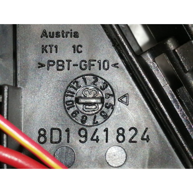 Recambio de caja reles / fusibles para audi a4 cabrio (8h) 2.5 tdi referencia OEM IAM 8D1941824  