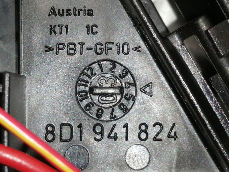 Recambio de caja reles / fusibles para audi a4 cabrio (8h) 2.5 tdi referencia OEM IAM 8D1941824  