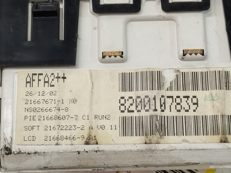 Recambio de pantalla multifuncion para renault megane ii berlina 3p referencia OEM IAM 8200107839 8200107839 