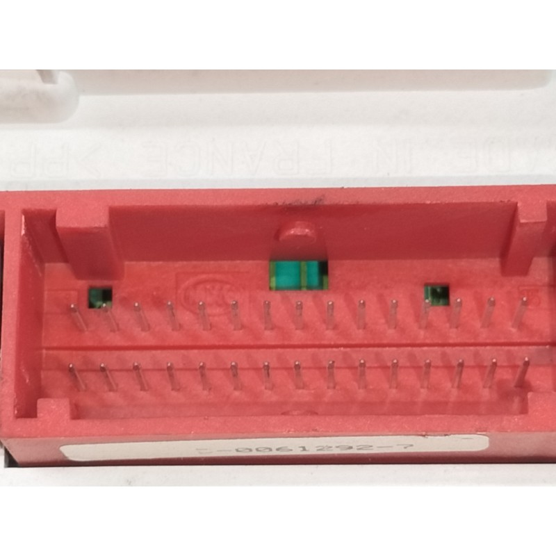 Recambio de pantalla multifuncion para renault megane ii berlina 3p referencia OEM IAM 8200107839 8200107839 