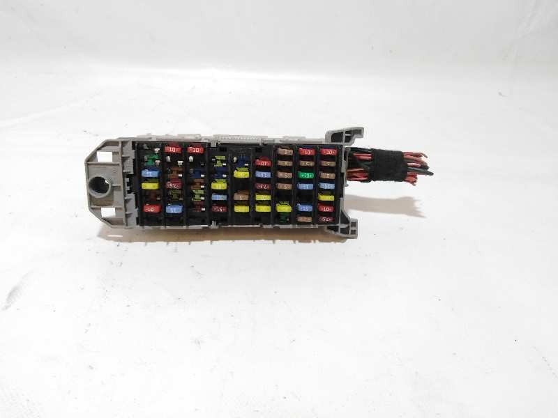 Recambio de caja reles / fusibles para opel meriva 1.4 16v referencia OEM IAM 93363136  