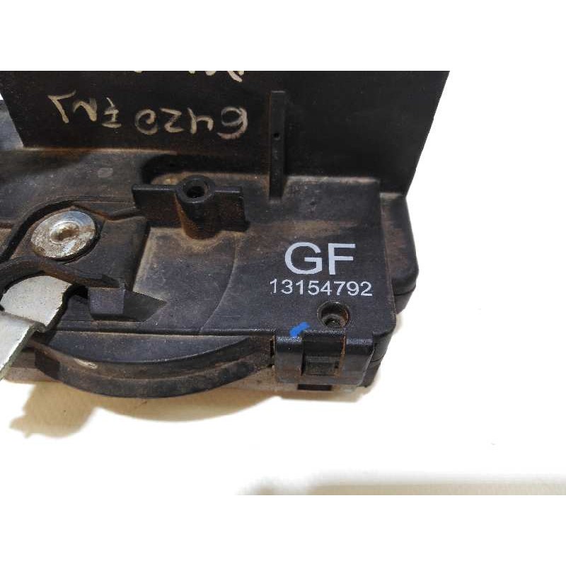 Recambio de cerradura puerta delantera derecha para opel meriva 1.4 16v referencia OEM IAM 13154792  