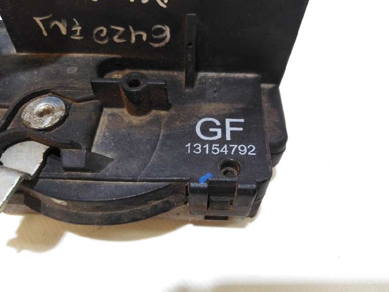 Recambio de cerradura puerta delantera derecha para opel meriva 1.4 16v referencia OEM IAM 13154792  