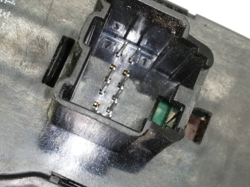 Recambio de mando luces para opel corsa d corsavan referencia OEM IAM 13310330  