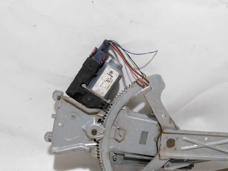 Recambio de elevalunas delantero derecho para opel meriva 1.4 16v referencia OEM IAM 13230562  