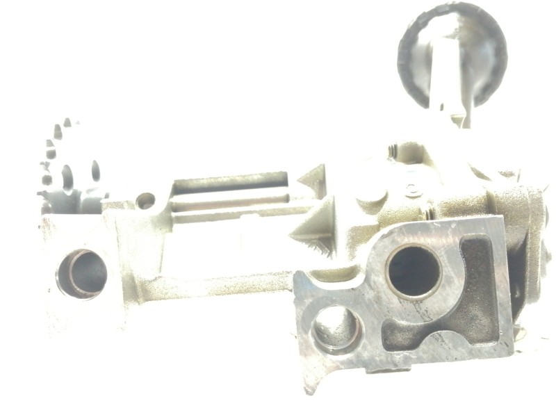 Recambio de bomba aceite para nissan tiida (c11x/sc11x) acenta referencia OEM IAM 7700600532  