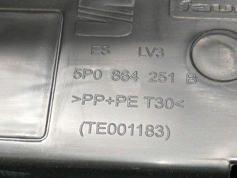 Recambio de apoyabrazos central para seat toledo (5p2) reference referencia OEM IAM 5P0864251B  