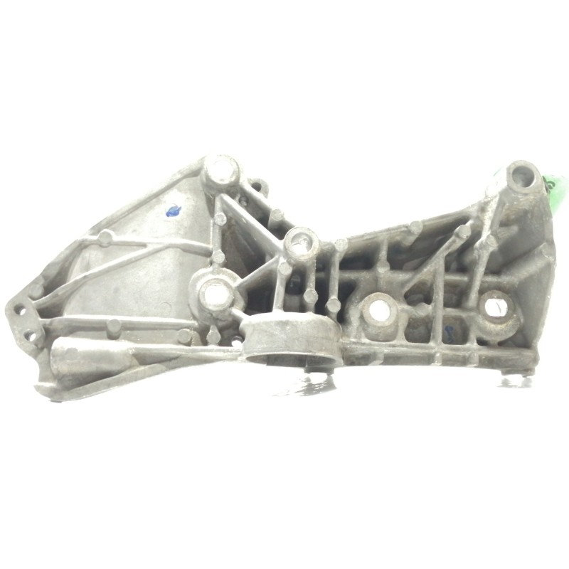 Recambio de soporte alternador para nissan tiida (c11x/sc11x) acenta referencia OEM IAM 8200669494  