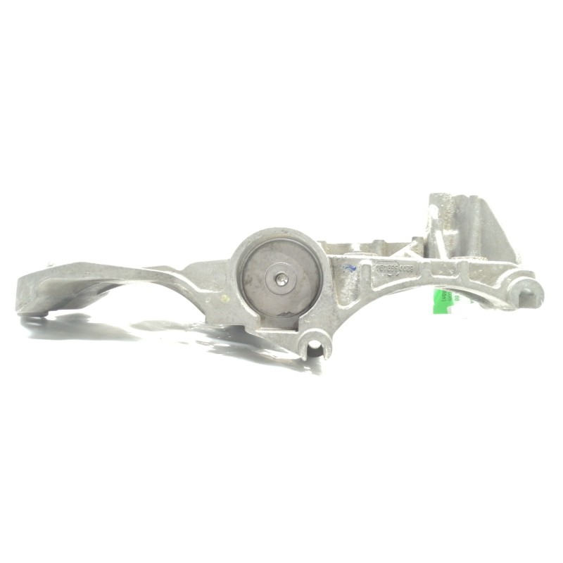 Recambio de soporte alternador para nissan tiida (c11x/sc11x) acenta referencia OEM IAM 8200669494  