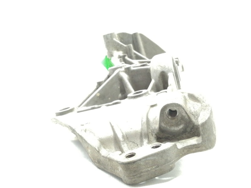 Recambio de soporte alternador para nissan tiida (c11x/sc11x) acenta referencia OEM IAM 8200669494  