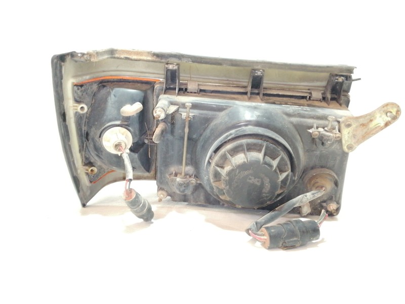 Recambio de faro izquierdo para ssangyong family referencia OEM IAM   