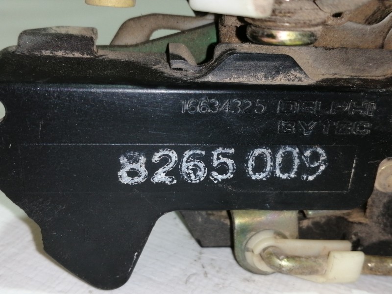 Recambio de cerradura puerta trasera izquierda para opel frontera b limited referencia OEM IAM 8265009 8265009 