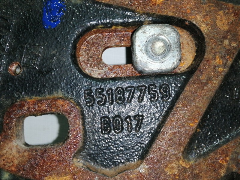 Recambio de soporte motor para opel zafira b cosmo referencia OEM IAM 55187759  