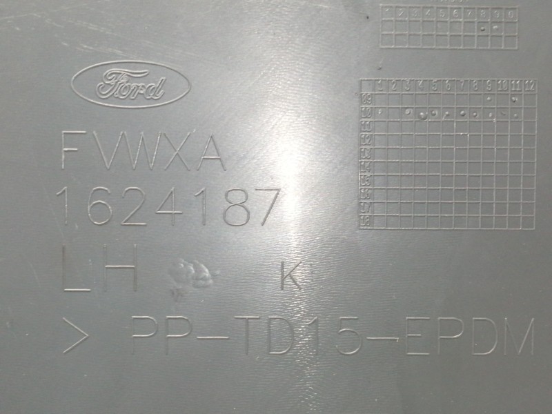 Recambio de guarnecido puerta delantera izquierda para ford c-max titanium referencia OEM IAM FVWXA 1624187 2090484REV7