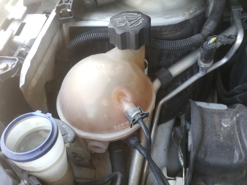 Recambio de deposito expansion para peugeot 308 premium referencia OEM IAM 9680996880  