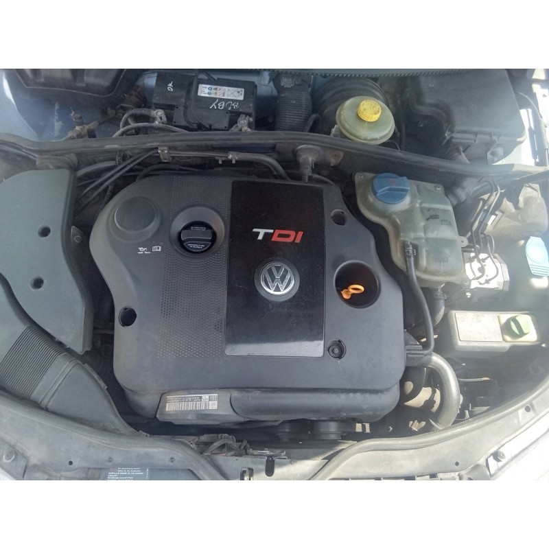 Recambio de tapa motor para volkswagen passat berlina (3b2) comfortline referencia OEM IAM 038103925AE  