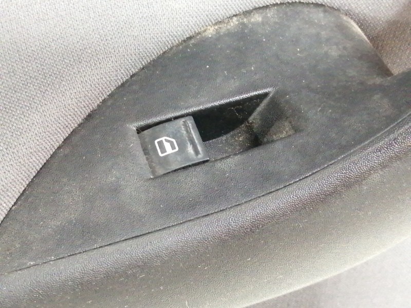 Recambio de guarnecido puerta trasera izquierda para seat toledo (5p2) reference referencia OEM IAM 5P0867211  