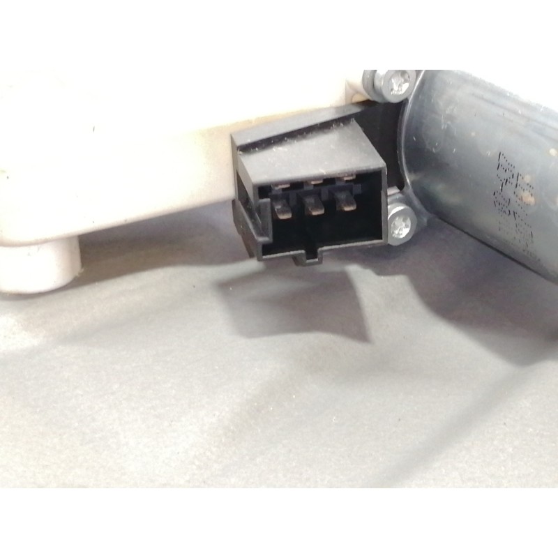 Recambio de elevalunas delantero derecho para mercedes-benz clase b (w245) 2.0 cdi cat referencia OEM IAM A1697203079  