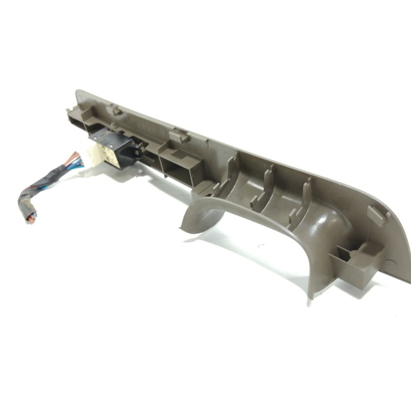 Recambio de mando elevalunas delantero derecho para hyundai sonata (y3) referencia OEM IAM 935782D000  