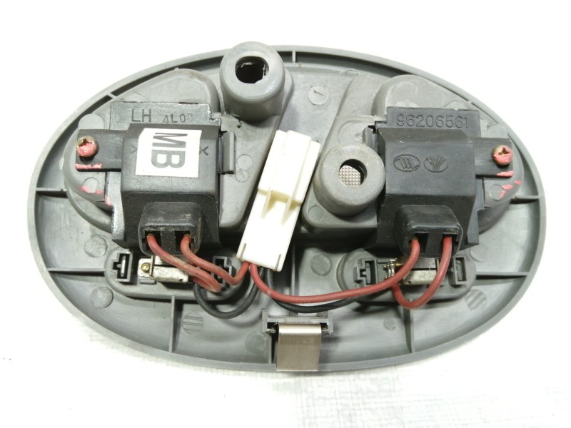 Recambio de luz interior para chevrolet nubira berlina se referencia OEM IAM 96206561  